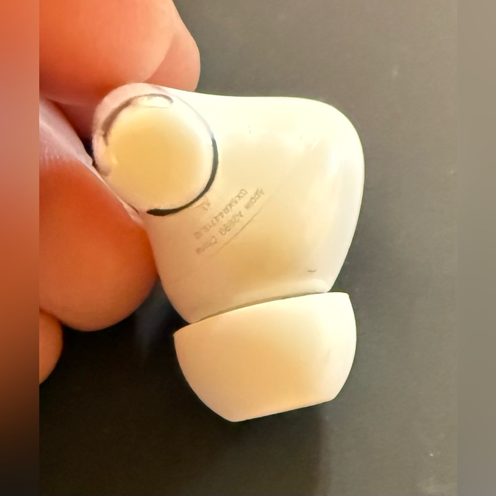 Replacement Apple AirPod Pro - Left Side Only.
Authentic. In good condition - Picture 5 of 6